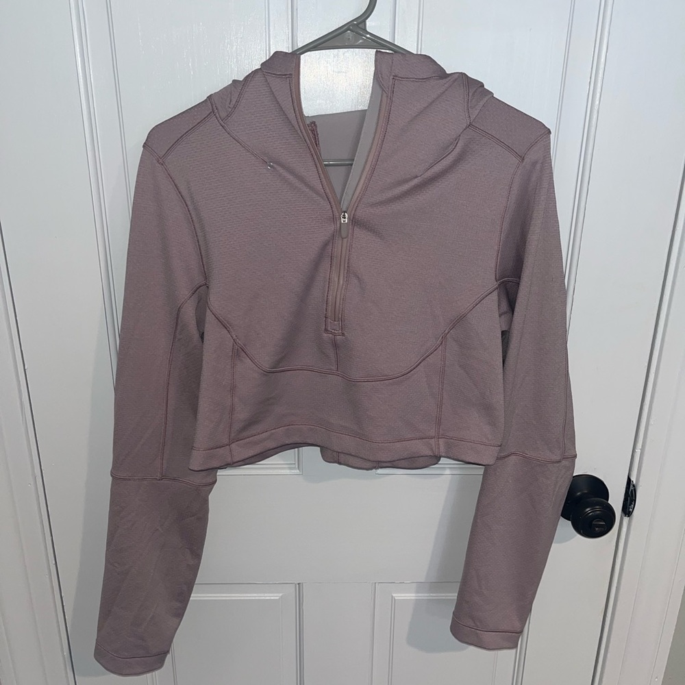Lululemon cropped workout top